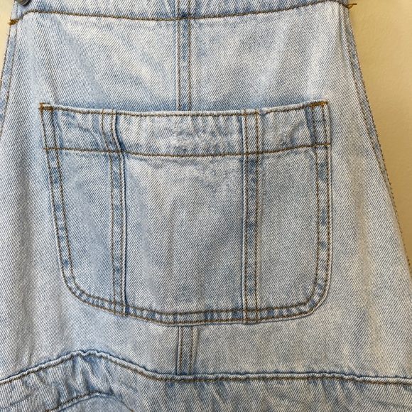 Wild Fable | Factory Distressed Perfect Light Wash Vintage Worn-In Shortalls - Picture 5 of 10
